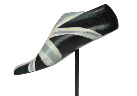 Black/White Shoe Mould Medium