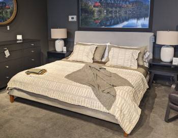 Blondie King Bed