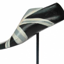 Black/White Shoe Mould Medium